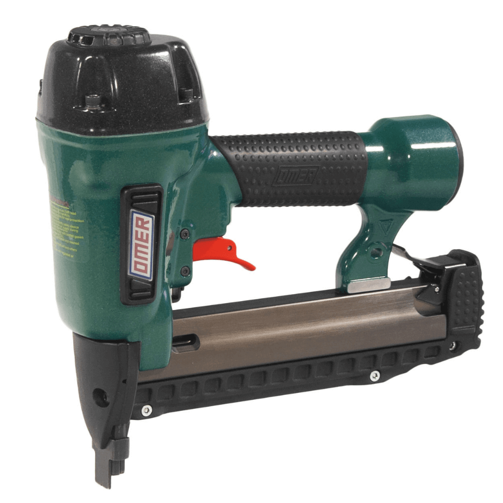 Capsator pneumatic profesional OMER M1.740, unelte de fixare industriale, durabilitate și performanță superioară.