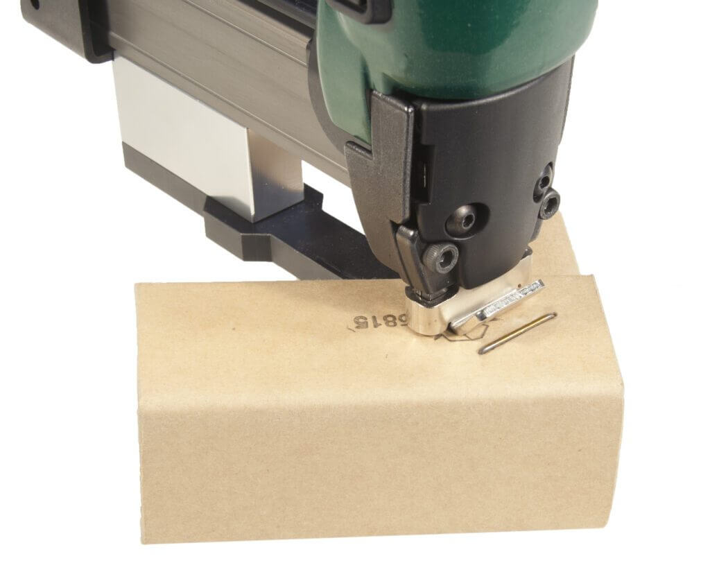 Capsatoare pneumatice pentru ambalaje carton