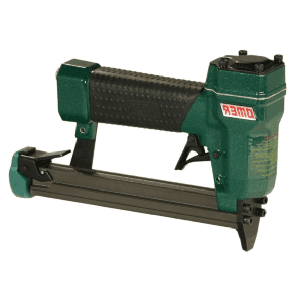 Capsatorul pneumatic Omer 4097.16 combină puterea și manevrabilitatea într-un design compact, ideal pentru diverse aplicații industriale.